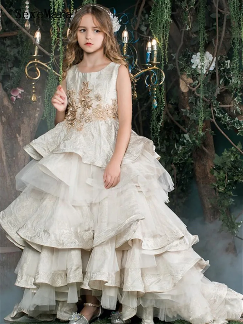 Luxe Hoge Kwaliteit Bloem Meisjes Jurken voor Bruiloft Kant Borduren Gelaagde Tulle Kids Pageant Gown Custom Made Maat Luxe Hoge Kwaliteit Bloem Meisjes Jurken voor Bruiloft Kant Borduren Gelaagde Tulle Kids Pageant Gown Custom Made Maat