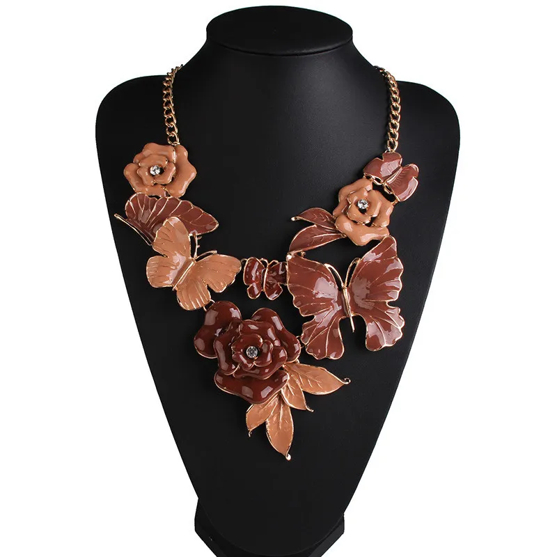 Ожерелье в виде бабочки с объемным узором в европейском и американском стиле