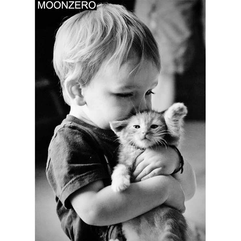 Котик в добре. Доброта к животным. Маленький котенок. Маленькие дети и животные. Спящие котята.