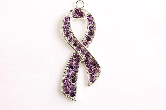 Kwoi vita * 56*24 MM 10 unids/lote AAA calidad de plata de aleación de Zinc de Rhinestone cinta encanto colgante chico es collar de la joyería Kwoi vita * 56*24 MM 10 unids/lote AAA calidad de plata de aleación de Zinc de Rhinestone cinta encanto colgante chico es collar de la joyería