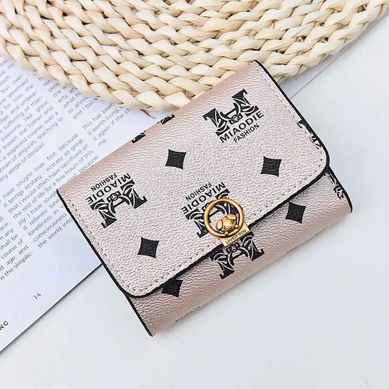 المرأة جلدية قصيرة للطي محفظة متعددة بطاقة صغيرة الطازجة مصمم الإناث المحافظ خمر غلق بمشبك عملة جيب Carteira ل الفتيات المرأة جلدية قصيرة للطي محفظة متعددة بطاقة صغيرة الطازجة مصمم الإناث المحافظ خمر غلق بمشبك عملة جيب Carteira ل الفتيات