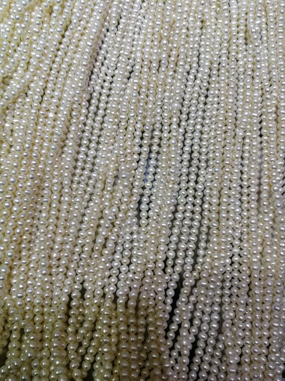 Одна прядь 3-4 мм яркие белые маленькие жемчужины натуральные пресноводные жемчужные бусины россыпью 35 см/14,5 дюйма DIY