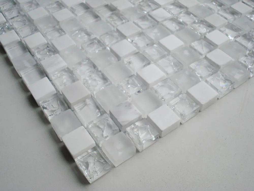 Белый камень смешанный лед треск прозрачное стекло мозаика для ванной комнаты плитка kithcen щиток белый смешанный прозрачный стеклянный камень мозаика