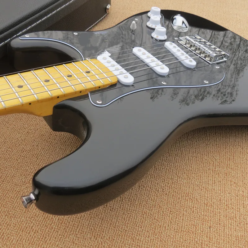 Factory customized black electric guitar, maple fingerboard, 3 pickups, black guard board, free delivery Factory customized black electric guitar, maple fingerboard, 3 pickups, black guard board, free delivery