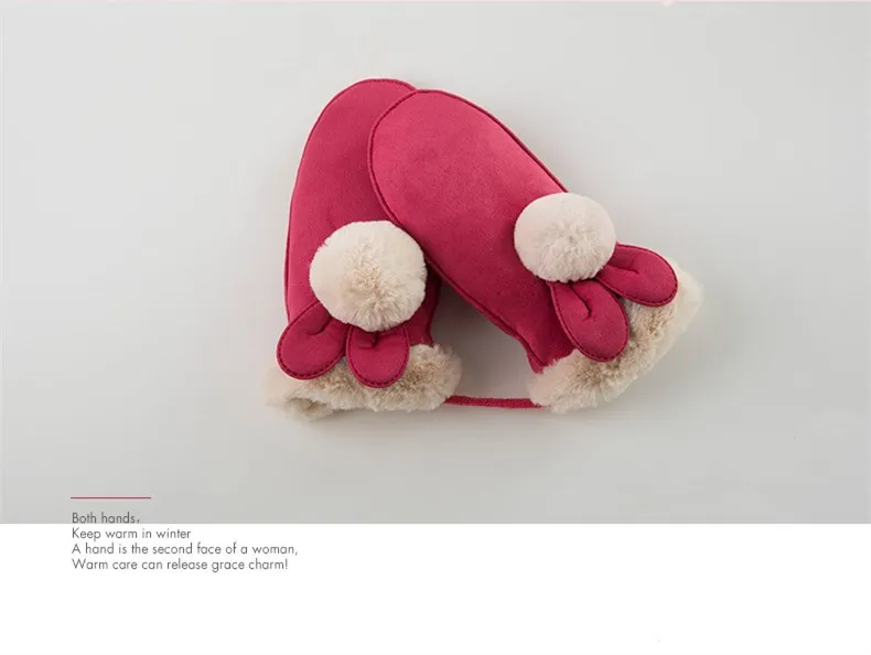 Милые меховые Шаровые Зимние теплые перчатки для детей с героями мультфильмов, теплые шерстяные перчатки, варежки - Цвет: Красный