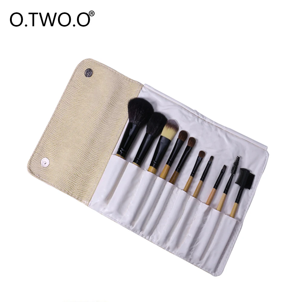O.TWO.O Brush Makeup Brushes With Wooden Handle Classic Synthetic