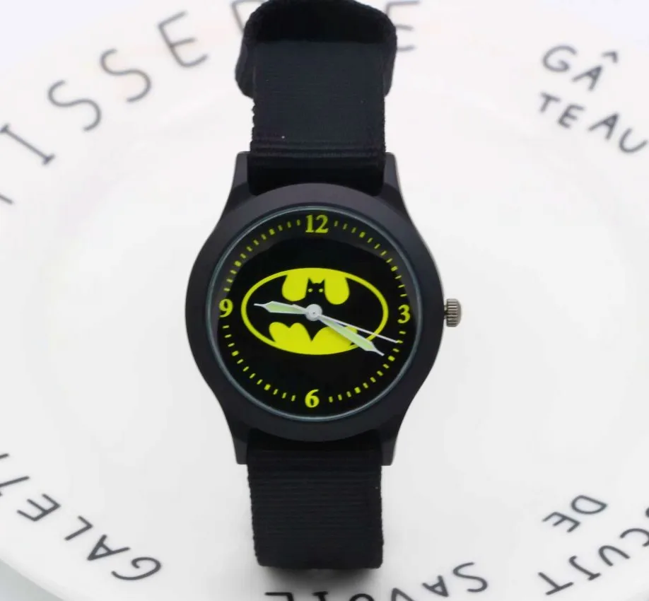 Новые модные нейлоновые детские часы бетмена, рекламный подарок для женщин и мужчин, светящиеся кварцевые часы с рисунком - Цвет: black