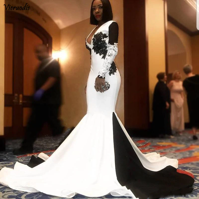 

Gorgeous Deep V Neck Prom Party Dresses Long Sleeve Lace Appliques Formal Plus Size Open Back Evening Gowns Vestidos