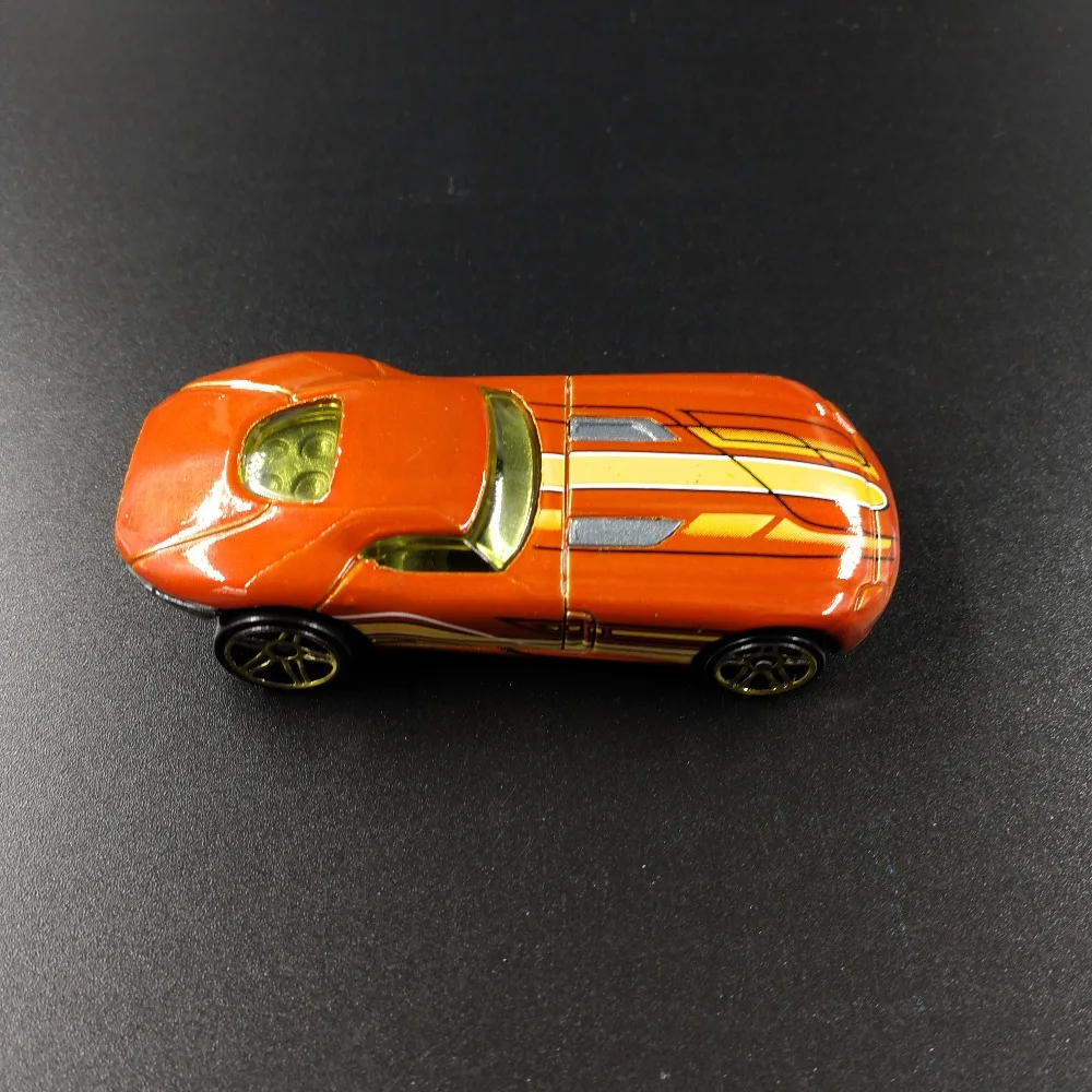 Горячие колеса 1:64 спортивный автомобиль набор металлический материал тела