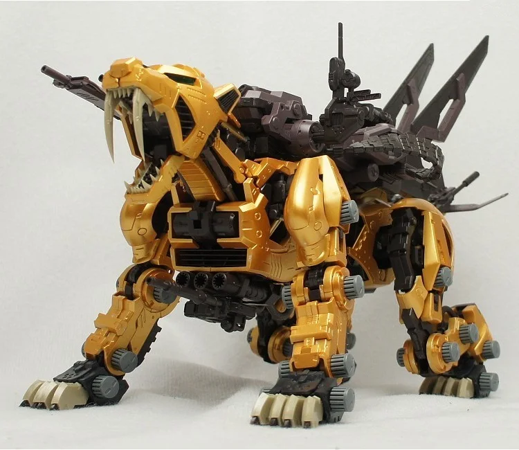 BT Building Blocks ZOIDS EZ-016 Saber Tiger Gold 1:72 Scale