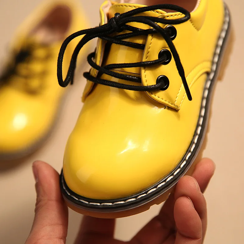 Обувь из лакированной кожи для мальчиков повседневная обувь для девочек модная износостойкая Нескользящая детская обувь с большим носком дерево wrasse размер 21-36