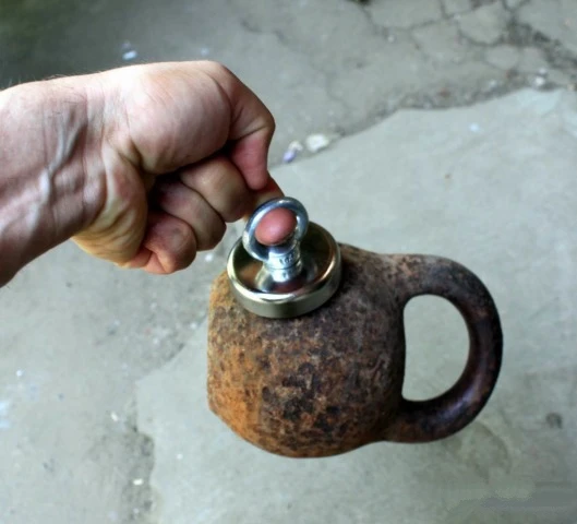 3405952596
