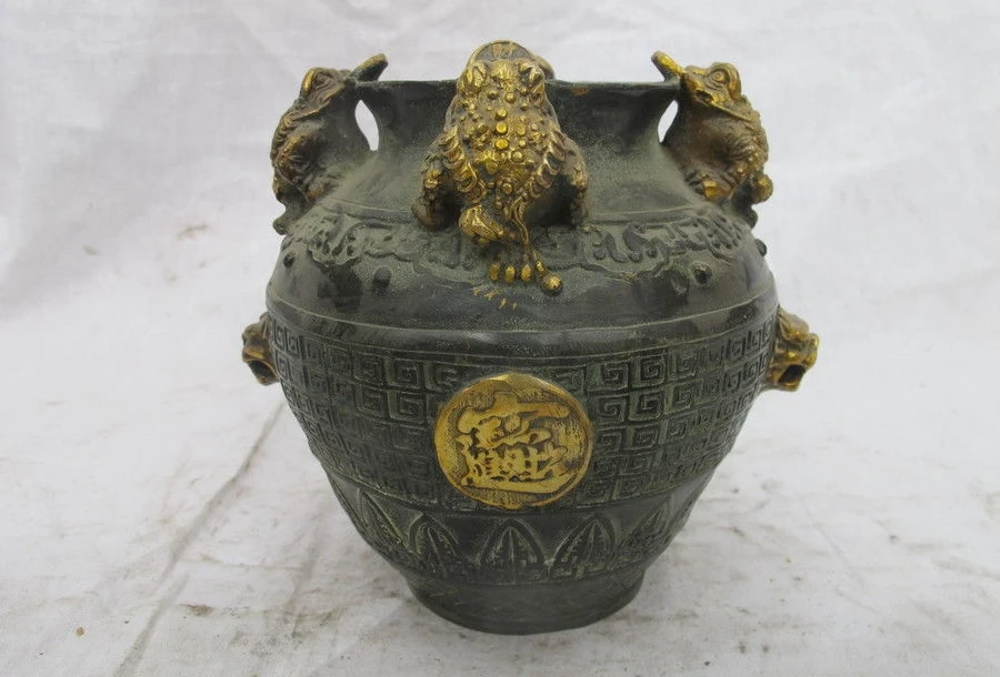 

Chinese old Bronze Copper Money Golden Toad Dog Lion Head crock Jar Pot vase a 0518