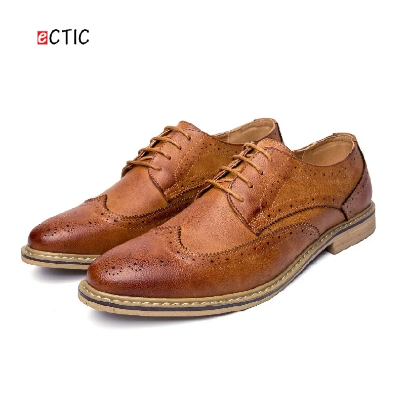 

2017 New Arrival Vintage Retro Leather Men Dress Shoes Business Formal Brogue Pointed Toe Carved Oxfords Wedding Shoes