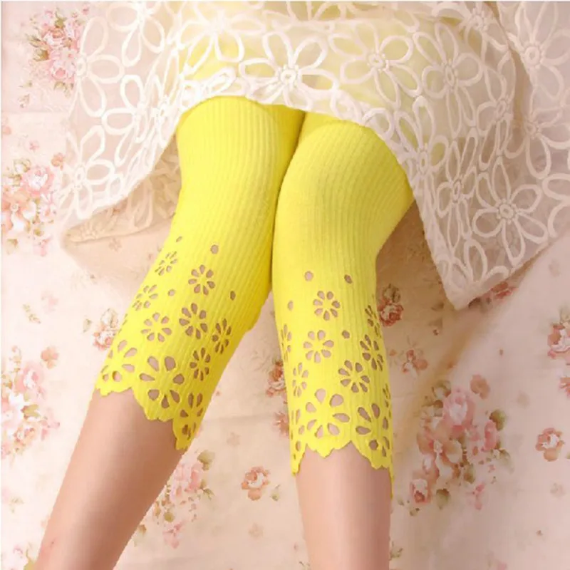 

Spring Style Women Floral Hollow Out Flower Lace Leggings Female Candy Color Short Safty Leggings
