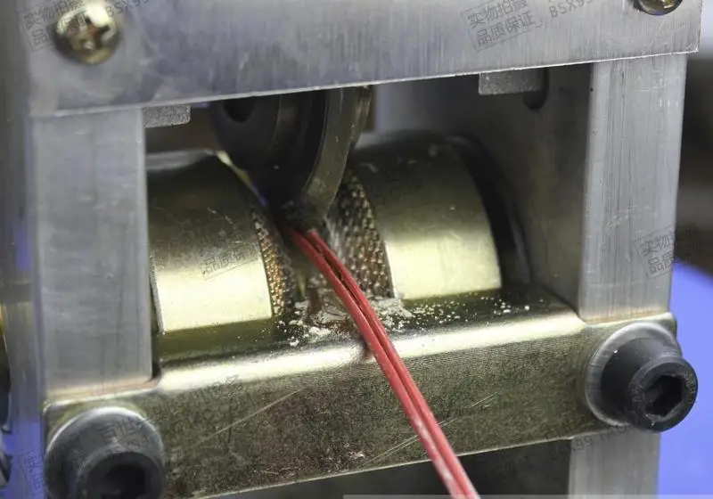 handleiding-schroot-draad-en-kabel-striptang-machine-oude-schroot-kabel-strippen-machine-draad-strippers-peeling-handleiding.jpg