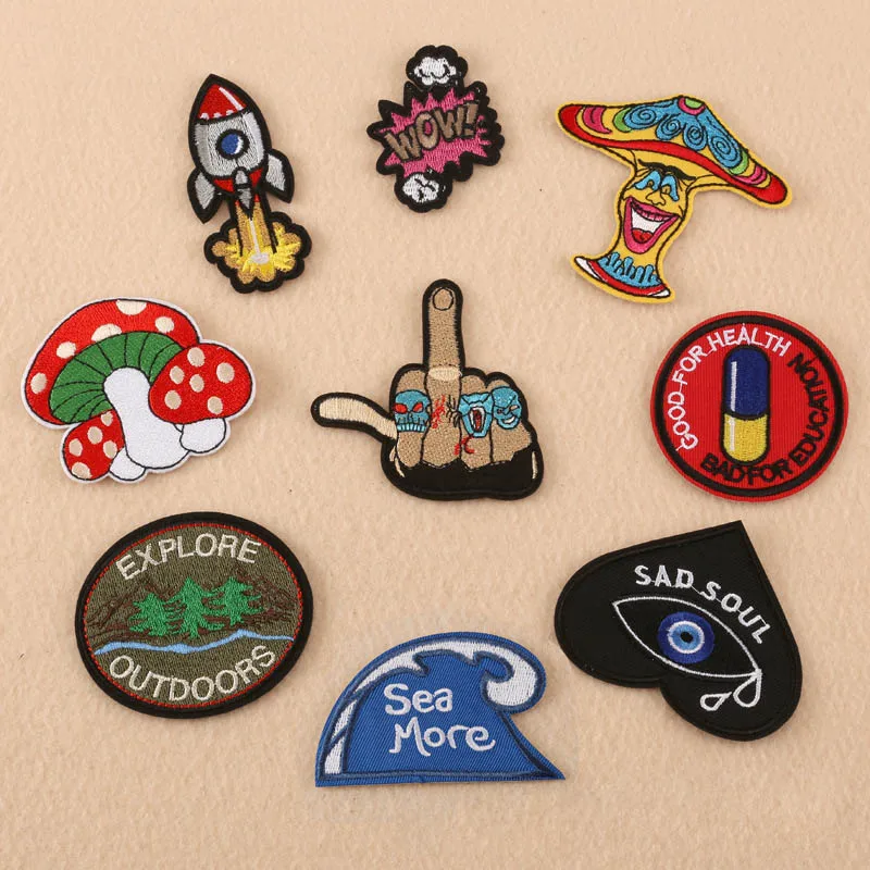 

Round UFO Parches Clothes Stickers Astronaut Badges Embroidered Patch Iron on Parches 1 Pcs Patches For Clothing