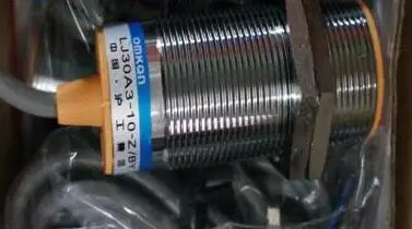 

Free Shipping 2pcs/LOT NEW Switch LJ24A3-8-J/EZ AC two wire normally open inductive sensor