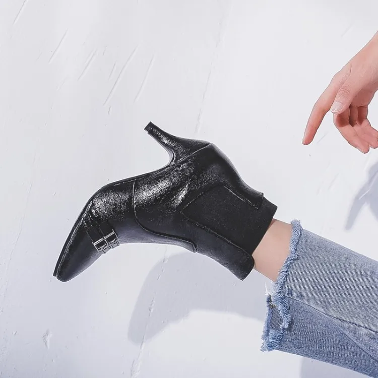 

Big Size 11 12 13 14 15 16 17 18 Ma'am Short boots Pure color Metal decoration Fashion boot barrel High heel boots
