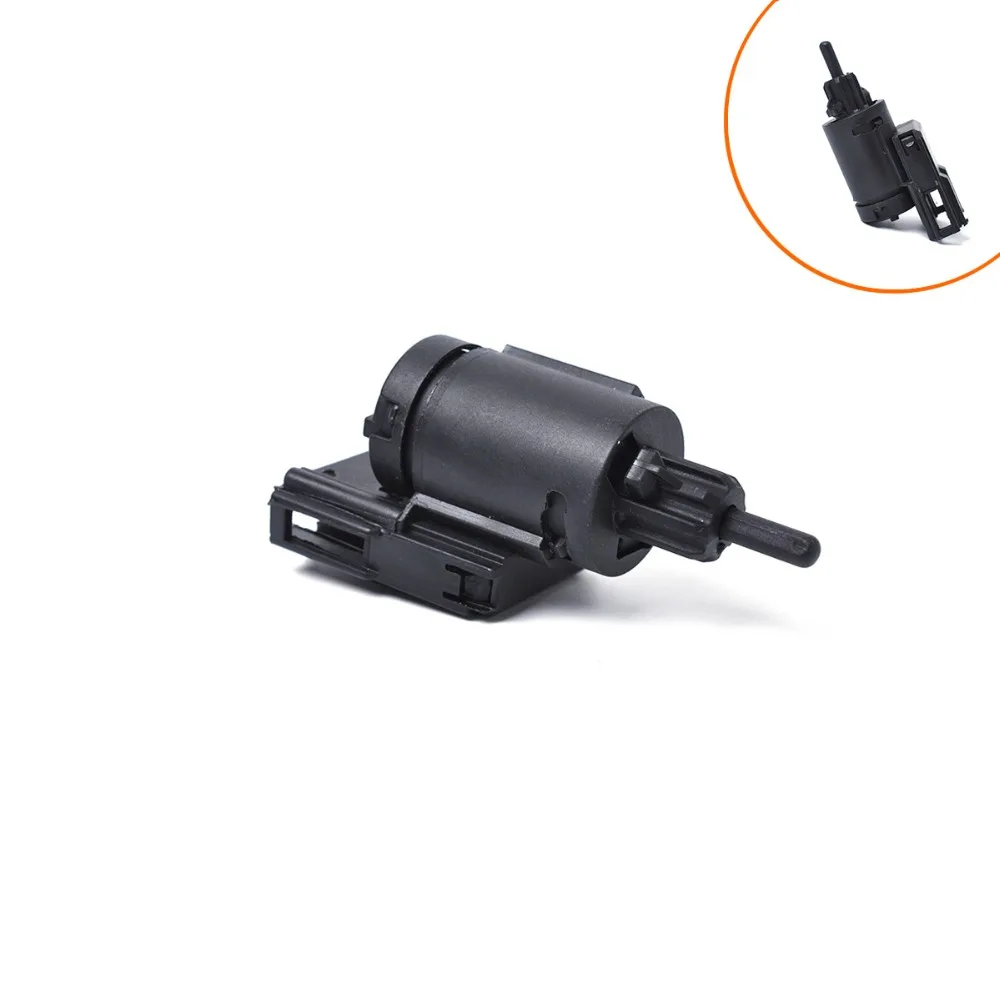 

ELISHASTAR New 4 Pin Stop Break Light Switch For VW GOLF BORA LUPO New Bettle POLO S-koda Octavia 1J0945511D 1J0 945 511D