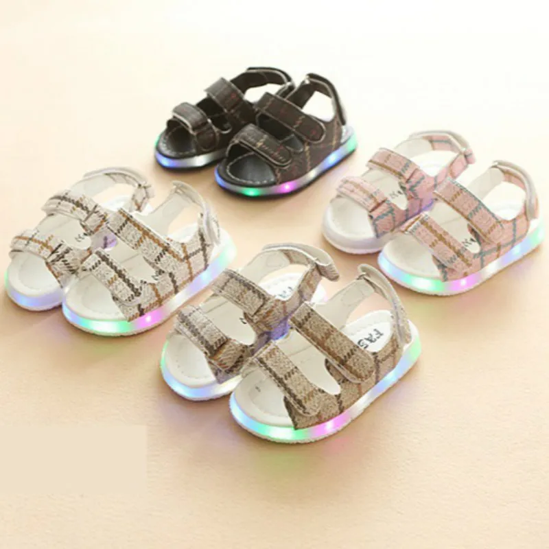 

2019 Summer Led Light Shoes Children Sandals Boy Girl Causal Fashion Lighted Sandals Kid Baby Luminous Shoes Infant Beach Sandal