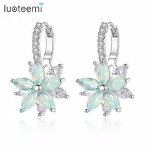 LUOTEEMI mignon romantique belle pierre claire fleur forme pratique Simple boucles d'oreilles cuivre cubique zircone pour les femmes fête(China)