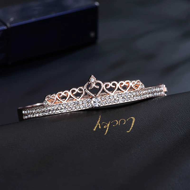 

Women's Fashion Gold Chain Heart Shaped Crown Modeling Rhinestone Bracelet