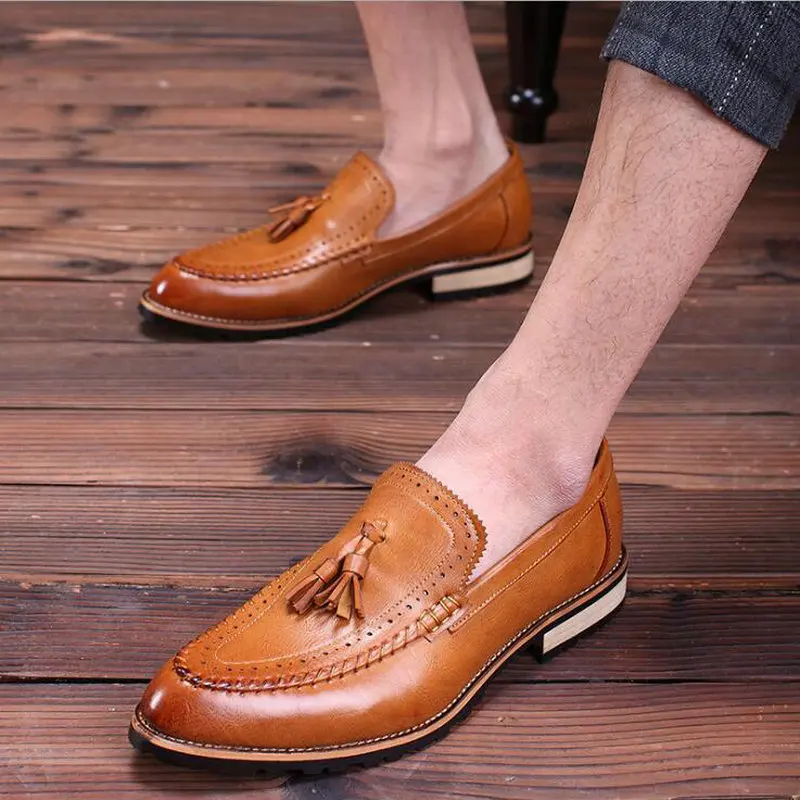 Brogue Shoes Men High Quality Tassel British Style Carved Leather Shoes