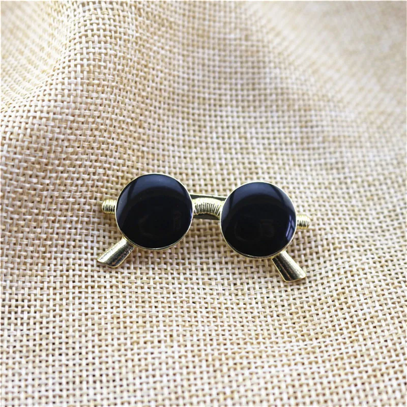 

Fashion simple black Enamel glasses shape alloy brooch factory wholesale