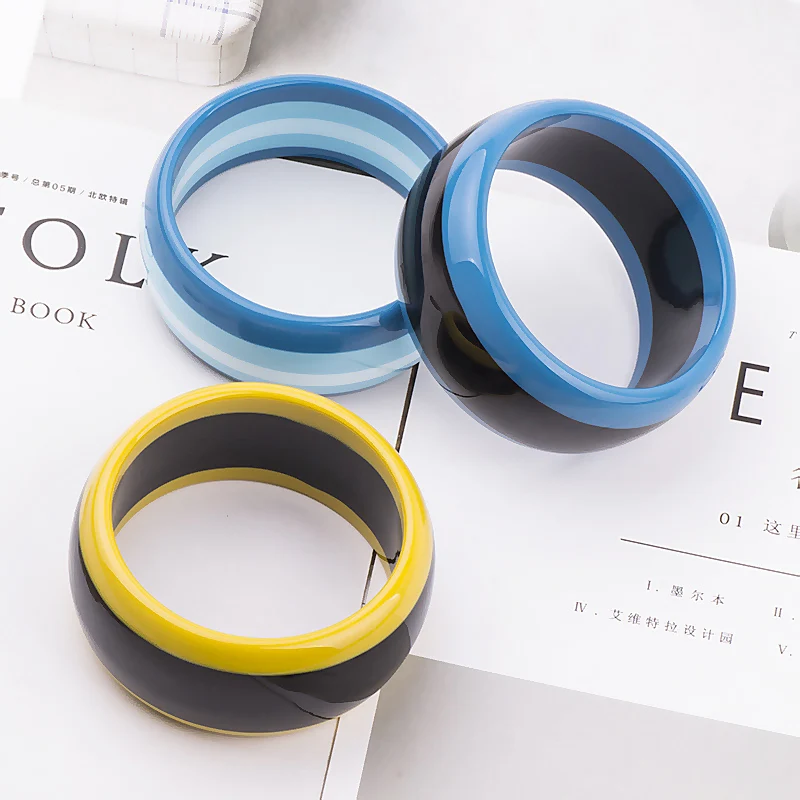 Trendy Fashion Resin Cuff Bracelets Bangles for Women Black Stripe Acrylic Wide Bracelet Female Simple Charm Party Gifts Jewelry (1)