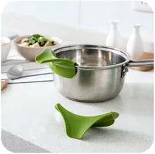 Spillproof guide Silicon gel funnel boiler side lead circular guide mouth flow mouth kitchen supplies flow field and scour around bell mouth groin