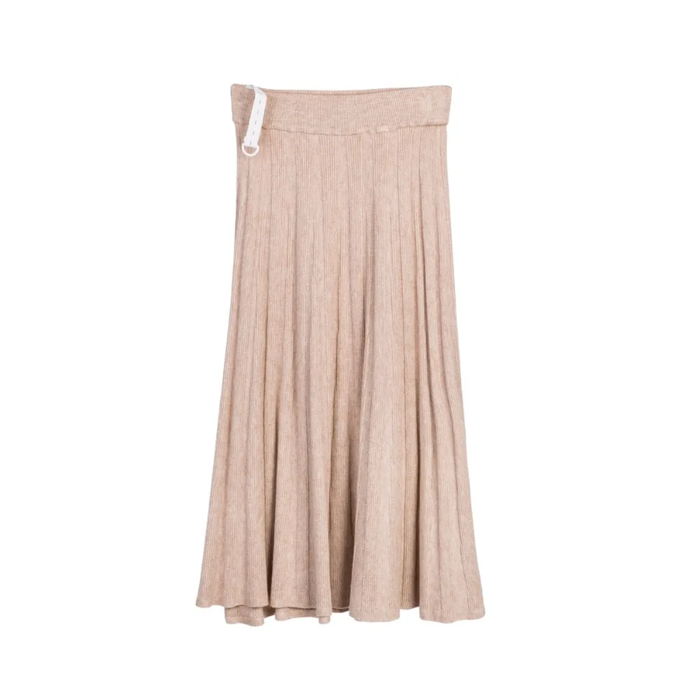 Pregnant women wear skirts autumn and winter 2018 new fashion knit skirt maternity dress wild long pleated skirt Pregnant women wear skirts autumn and winter 2018 new fashion knit skirt maternity dress wild long pleated skirt