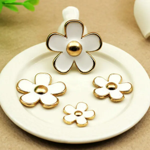 

2016New Alloy Daisy Family of Four Rhinestone Buttons/Buckle Embellishment button DIY Hair accessories