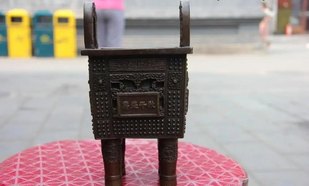 

China dynasty Pure Copper Bronze four legs tripod Triangle Ding Incense Statue