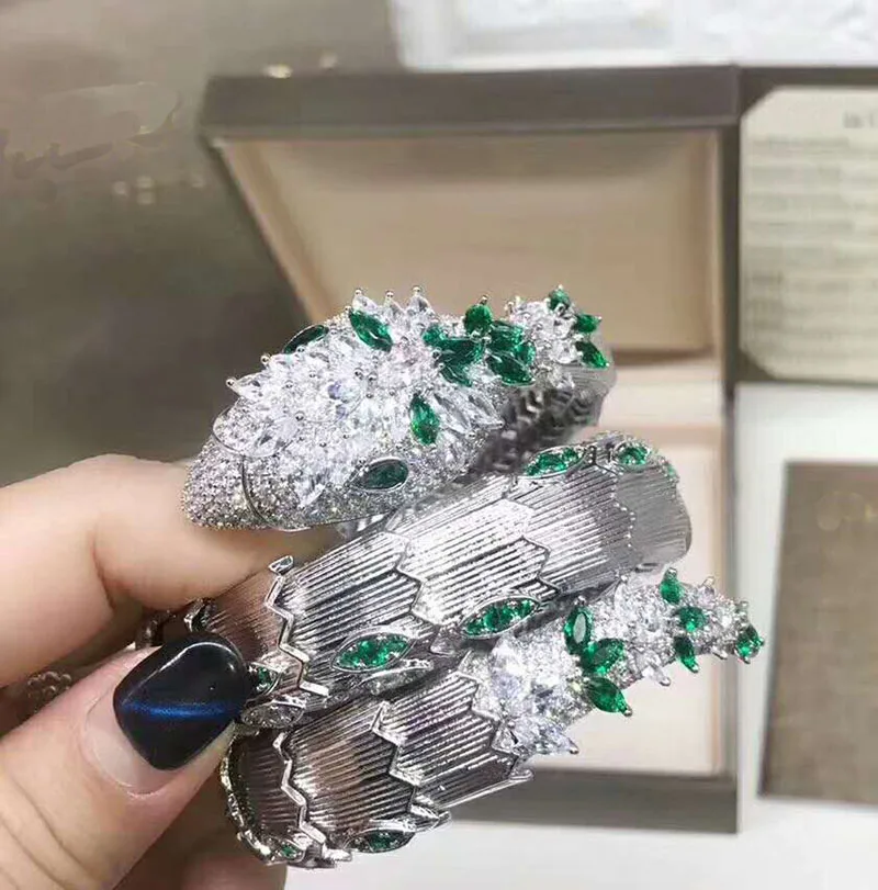 

High-end luxury fashion exaggerated snake bracelet Silver-plated micro set with large snake double Bangles
