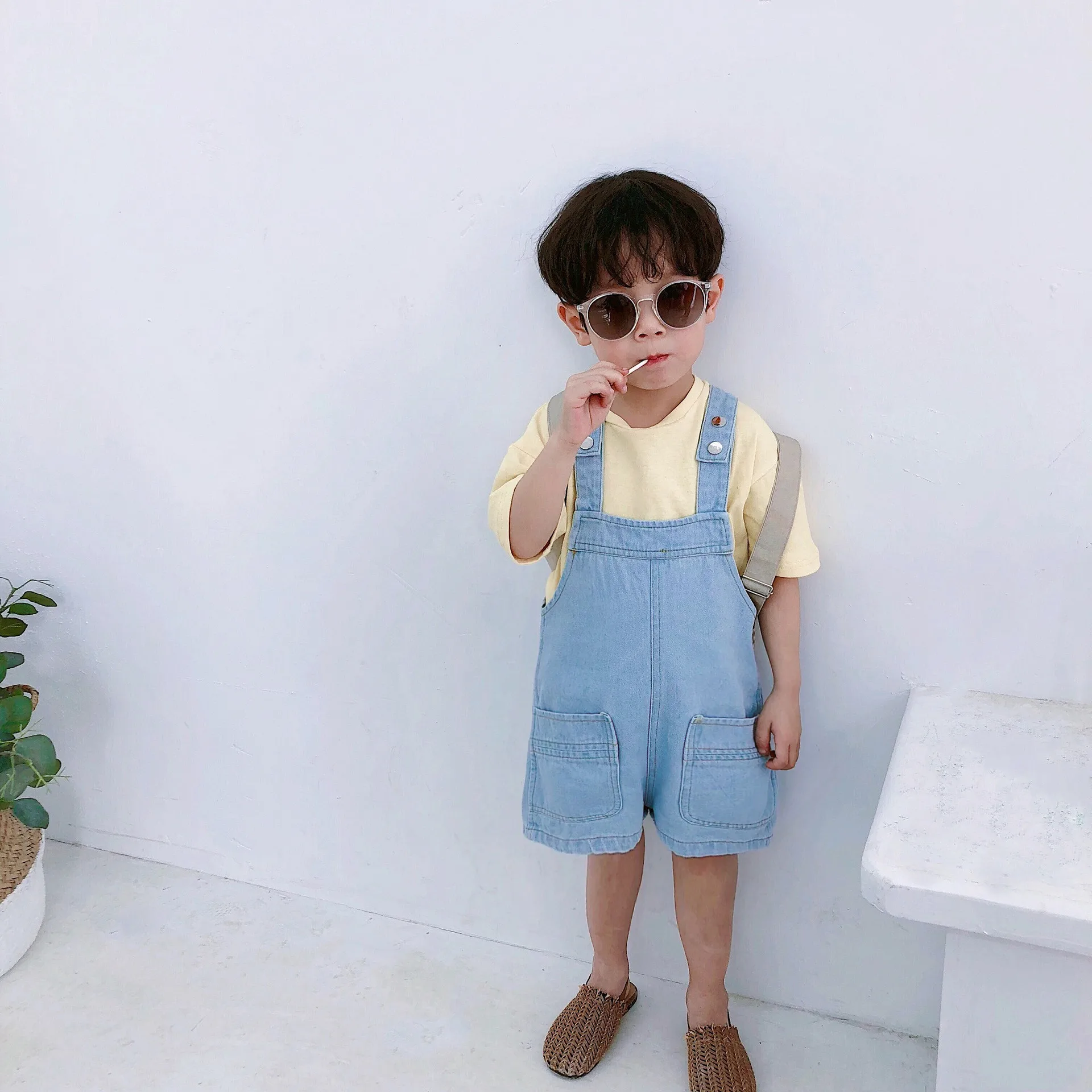 

Korean style 2019 Summer kids fashion denim overalls shorts boys girls all-match loose Straps shorts