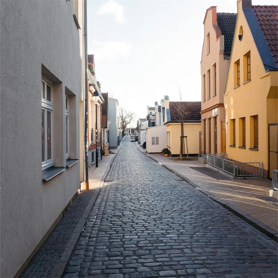 Quiet town. Мощеная улица. Тихая улица. Замощенная улица. Кирпичная улица.