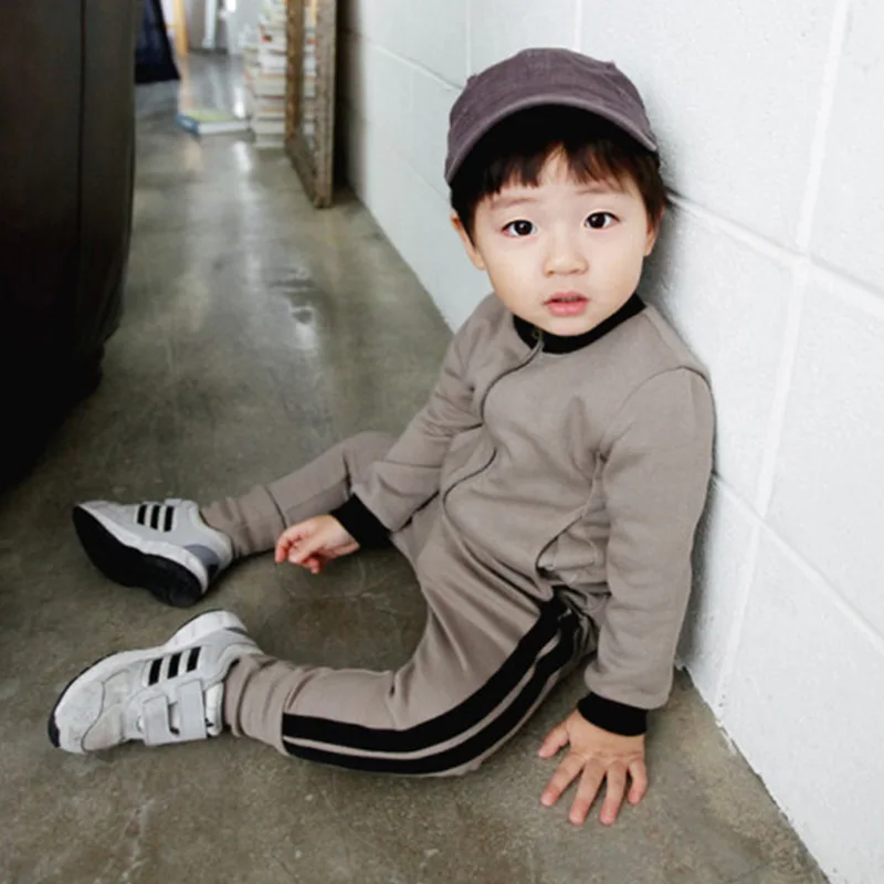 

Cool Baby Boys Clothing Sets 2017 Spring Kids Sport Suit Full Sleeves Hoodie Top+ Pants Suits Kids Tracksuits for 2-8Years CC368