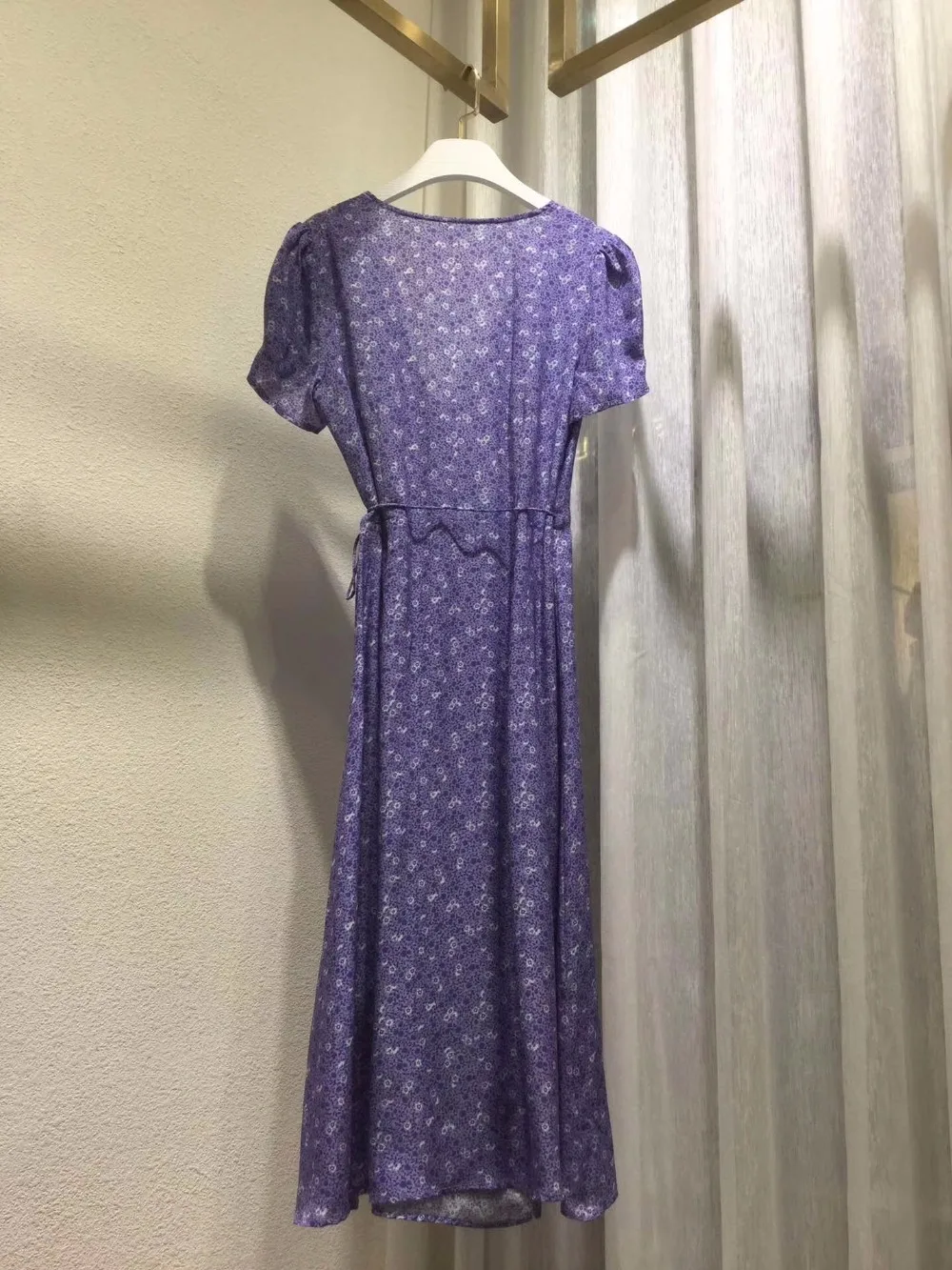 Шелк бирюзово-Фиолетовая Дымка Лаванда Печать Глубокий v-образный вырез короткий рукав женское сексуальное простое длинное платье средней длины с запахом