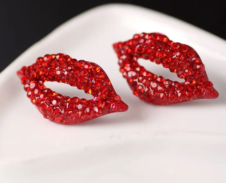 eejart Europe and America sexy red lips full of Rhinestone earrings