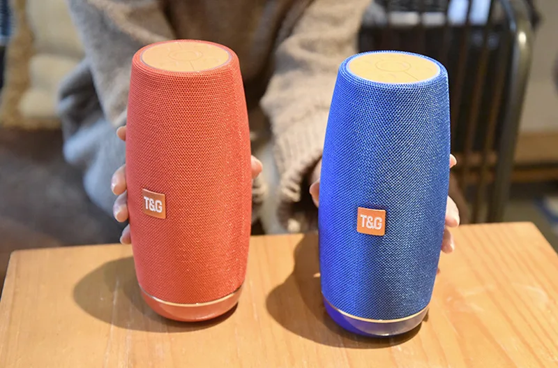 Portable intelligent wireless Bluetooth speaker stereo bass effect multi function Bluetooth speaker electronic product universal