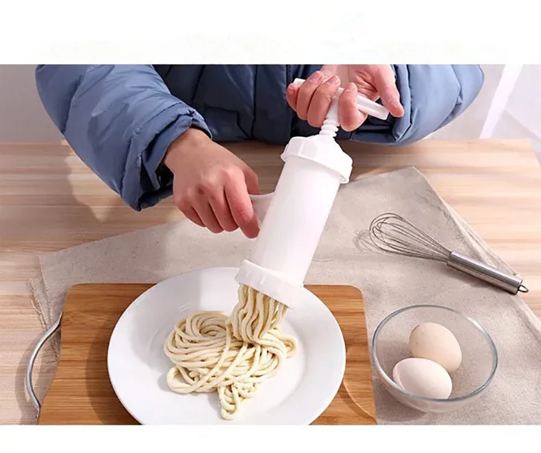 

1PC Hand Manual Noodle Maker Pastas Making Machine Plastic Press Spaetzle Maker OK 0667