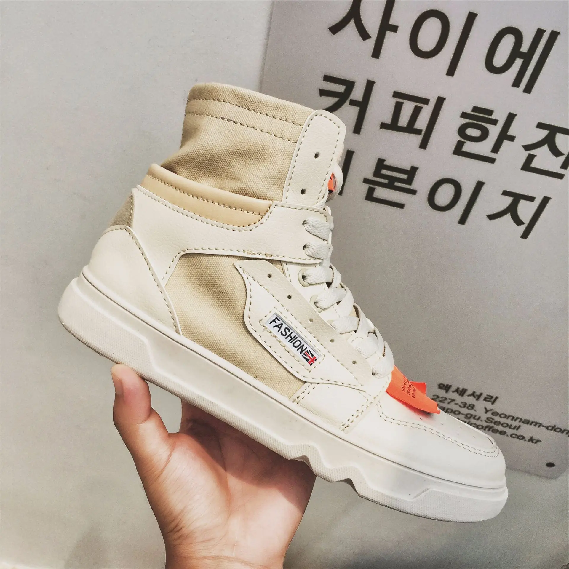 

Hot Sale 2019 Fashion Punk Rock High Top Sneakers Khaki White Canvas Shoes Men's Flats Mens Causal Shoes Trainers All Match