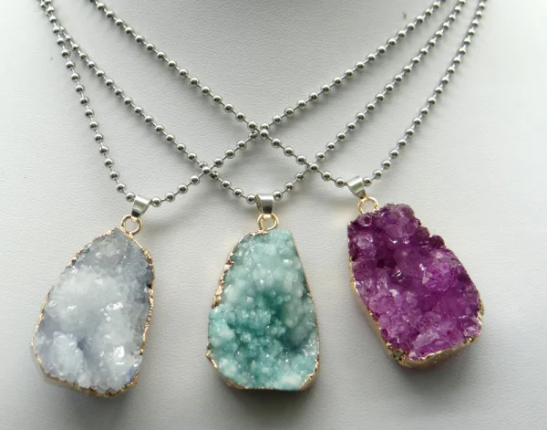 Natürliche Titan Kristal Druzy Quarz Quarz Geode stein Onregelmatige vorm aufhänger kristallen halskette diy sieraden maken 1 stücke