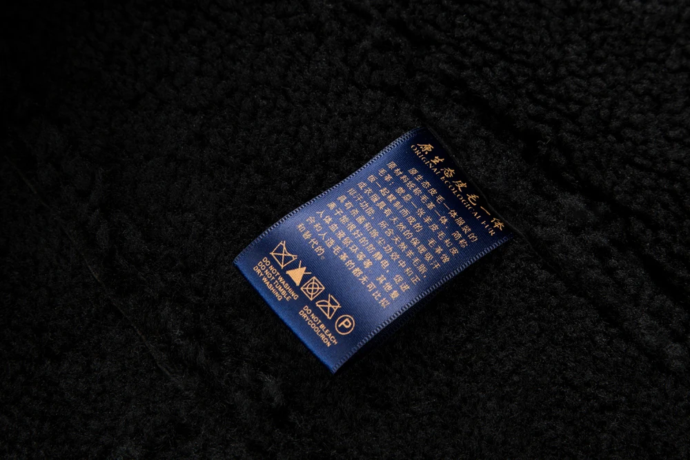 739 (19)