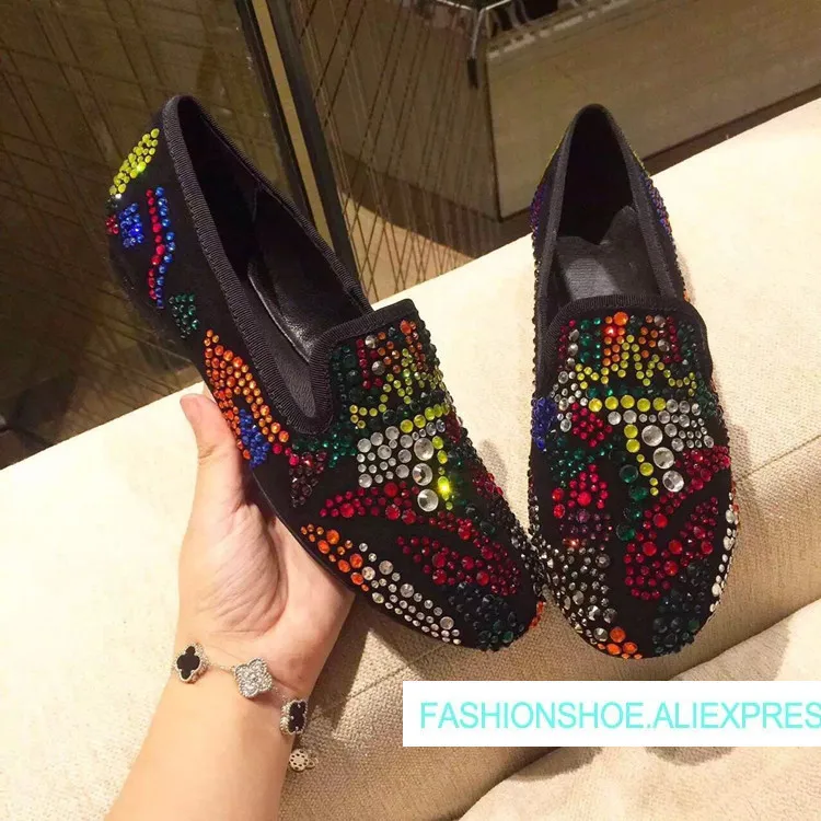 

Hot 2018 New Spring Summer Shoes Woman Crystal Round Toe Loafers Designer Smoking Slippers Casual Flats Slip On Woman Lazy Shoes