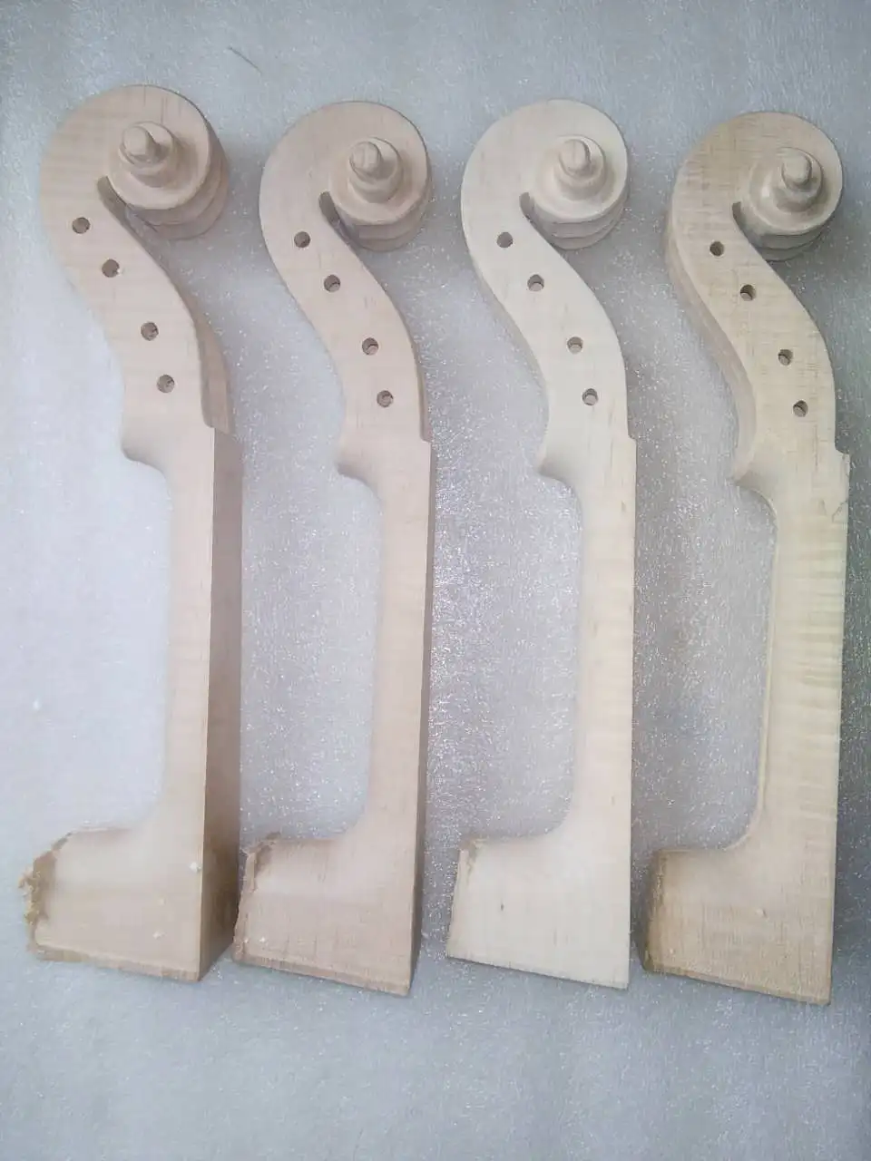 

4 PCs Violin Neck Unfinished Violin Neck 4/4 4501# Maple Fiddle Head