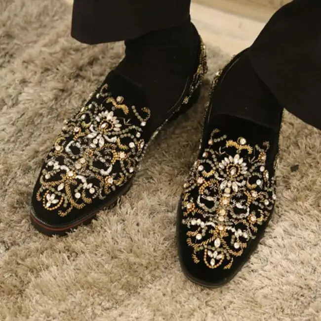 Роскошная Черная мужская обувь с цветочной вышивкой и стразами, модные Лоферы без шнуровки, мужская обувь для вечеринок со стразами