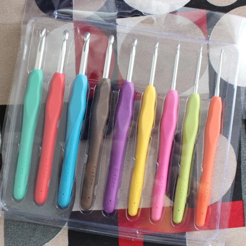 Large Crochet Hooks Set - 4 Sizes (7.0mm To 10.0mm) With Ergonomic Handles For Arthritic Hands