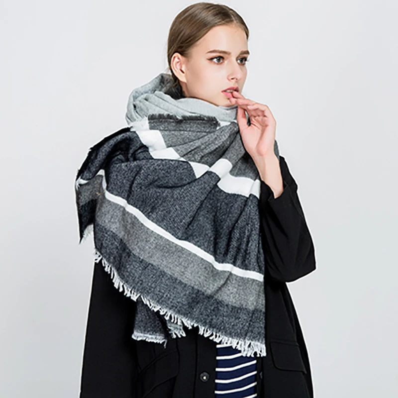 M1713-Black and White-4